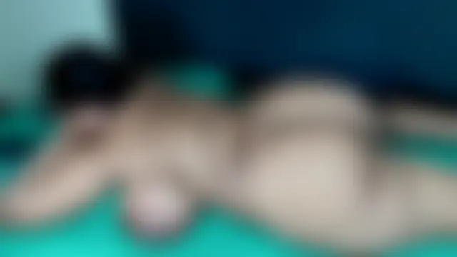 HugeTitisxx's Live Chat Room