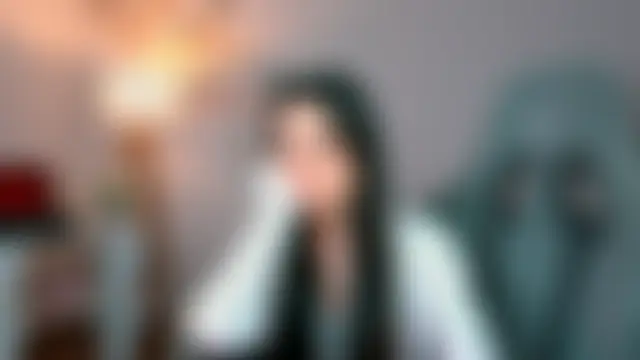 serenenov: διαδικτυακό σόου στην κάμερα