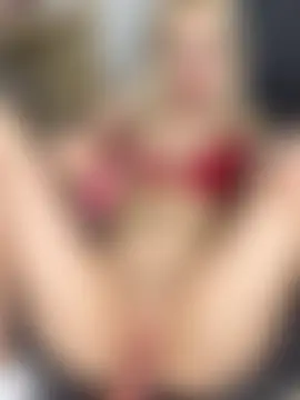 Steffi_Snowbunny: διαδικτυακό σόου στην κάμερα