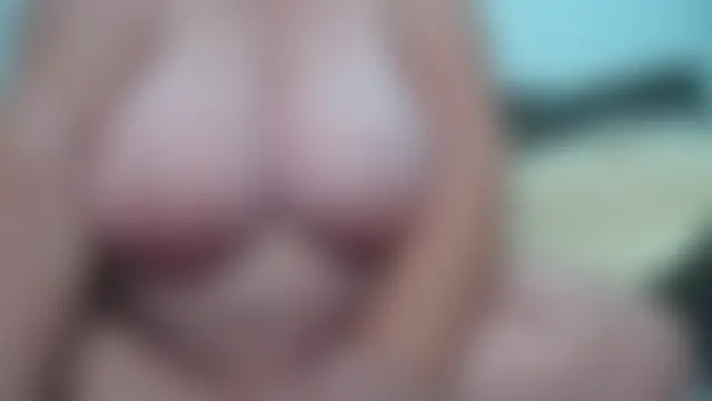 EmmaSquirt 即時 XXX 聊天