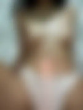 olivia-39: διαδικτυακό σόου στην κάμερα