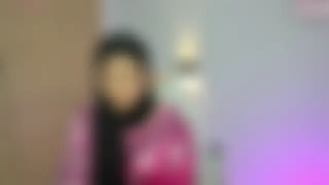 LAY_LA_: διαδικτυακό σόου στην κάμερα