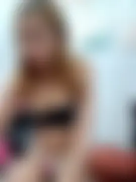 Pokazy przed kamerką – Sexxie_Ella22