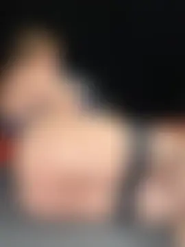 LadySaraNoir Show in webcam