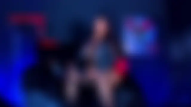 NikkiFlames 在線直播表演