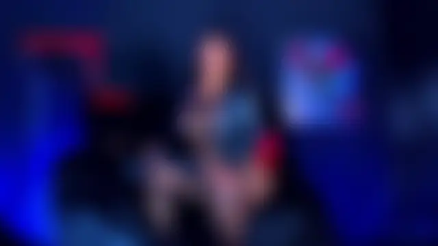 NikkiFlames' Webcam Show