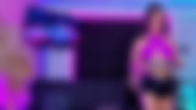 Queens_Wonders_Blonders' Webcam Show