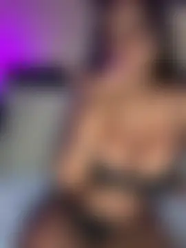 TikaMoon Show in webcam