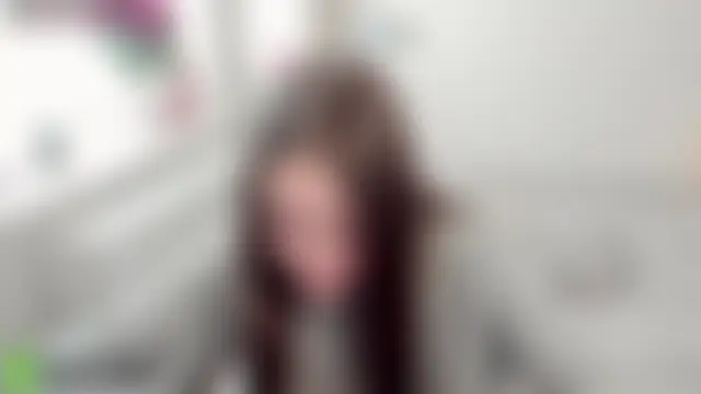 Elina_X Adlı Modelin Canlı XXX Sohbeti