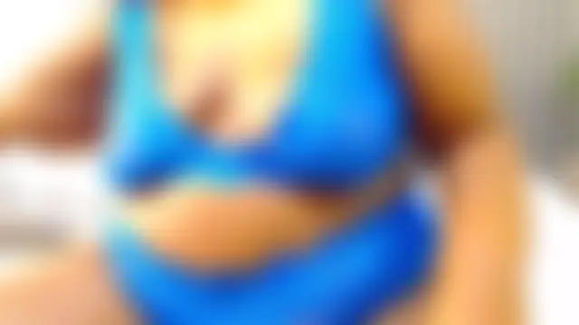 ROYALASS25 webcam show