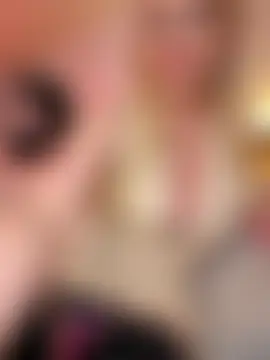AnnaVelmore élő chatszobája