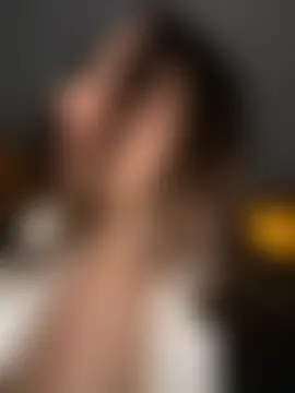 Seks show uživo modela ICrazyOneIRL na kameri
