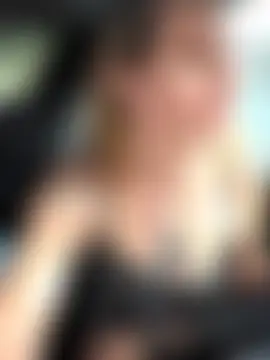 SheIsSomething Show in webcam