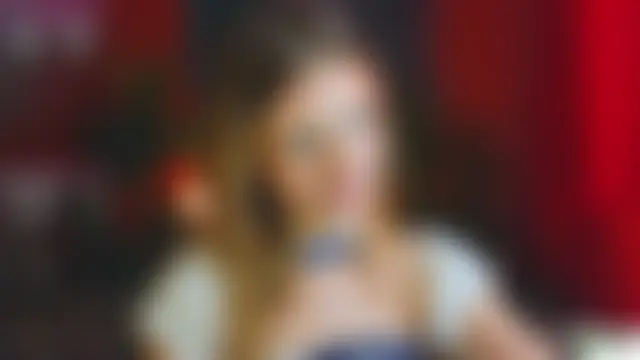 Enji_Rey: διαδικτυακό σόου στην κάμερα