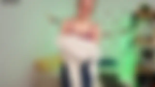 leazy_peazy Adlı Modelin Canlı XXX Sohbeti