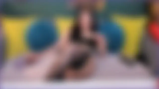 Show modela JaqulinneHot na web-kameri