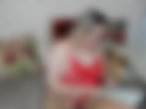 AleksaSova: διαδικτυακό σόου στην κάμερα