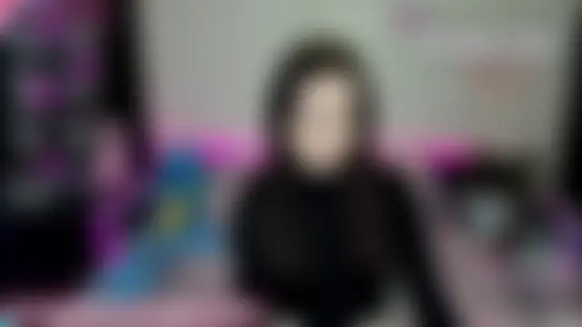 SemurMur élő XXX-chatje