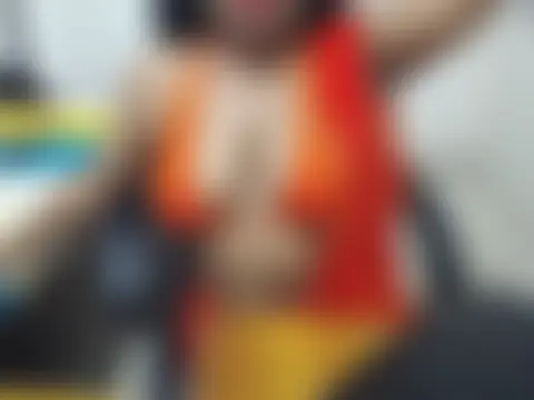 curvyarchie: διαδικτυακό σόου στην κάμερα