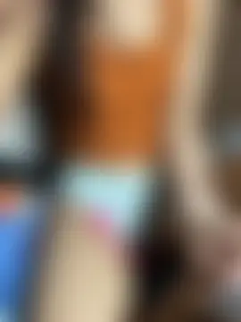 Mina048 Show Webcam