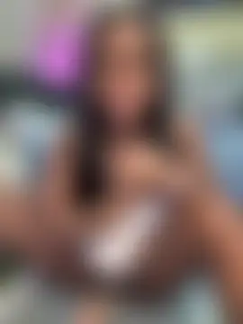 Show modela TikaMoon na web-kameri