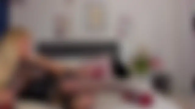 Almatoys' Live Webcam Chat