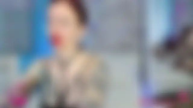 ElisaJane 在線直播表演