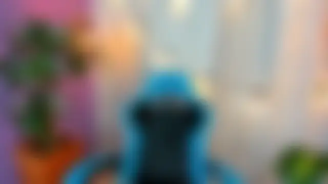 Lia_little18's Live XXX Chat
