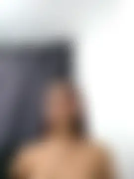 Aurora_petit: διαδικτυακό σόου στην κάμερα