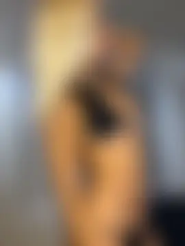 BUBUQUEENn Live XXX chat