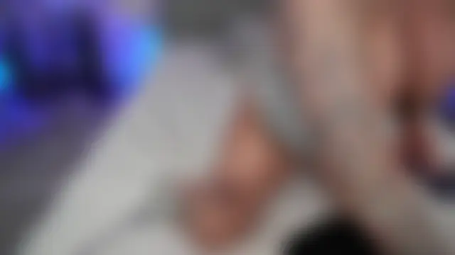 Show modela hotmilfbitch na web-kameri