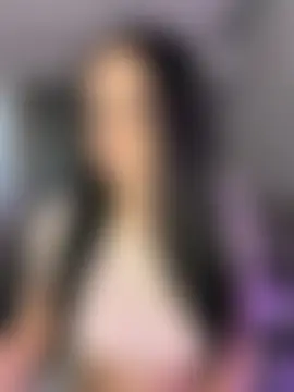 Show modela Olivia_Noor na web-kameri