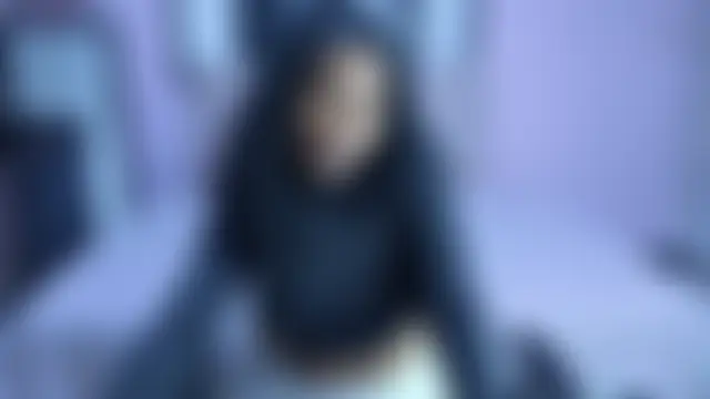 Kristen_1_ Show in webcam