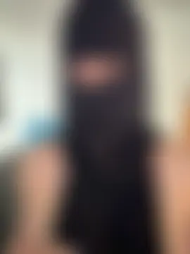 najwarazak: διαδικτυακό σόου στην κάμερα