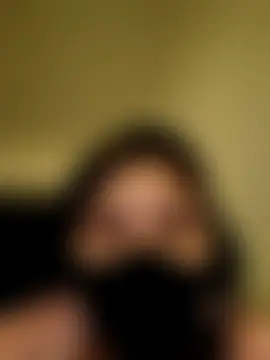 Busty_Priya's Live Chat Room