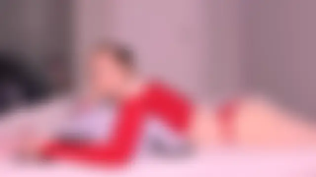 Mikaella_Nicole: διαδικτυακό σόου στην κάμερα