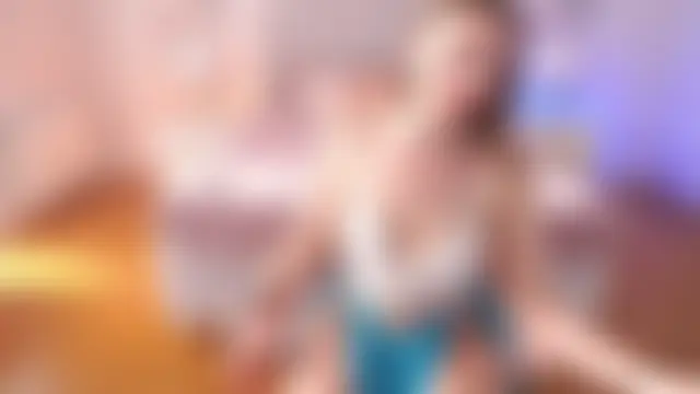 Show modela LioraFox na web-kameri