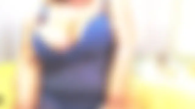 BustyMatureStepmum Show in webcam