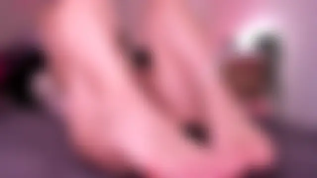Divine_Madeleine Pertunjukan Webcam