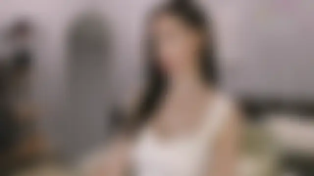 Ella_Sea Adlı Modelin Canlı XXX Sohbeti