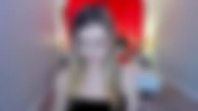 FollowLovee: διαδικτυακό σόου στην κάμερα