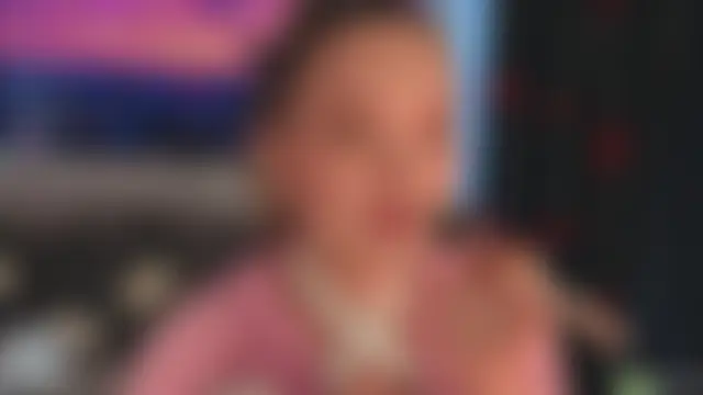 JulieLupo Show in webcam