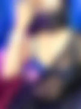 Hot_Alicee: διαδικτυακό σόου στην κάμερα