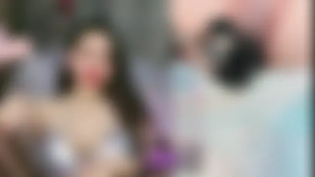 Show modela ladyfengyeS010 na web-kameri