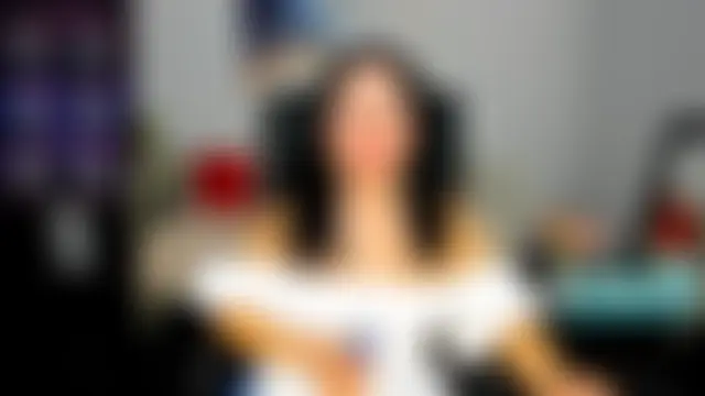 Julia_Dean élő XXX-chatje