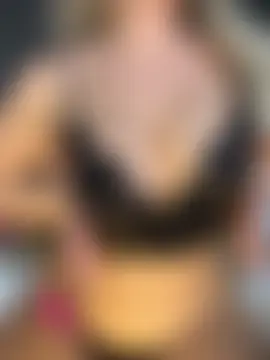 PinaColaBoom's Live XXX Chat