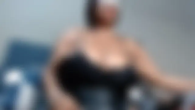 BustyMelonssXXXX's Webcam Show
