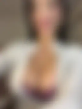 Emmily_19's Live XXX Chat