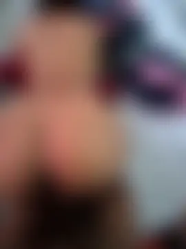 Seks show uživo modela sweety_salini1 na kameri