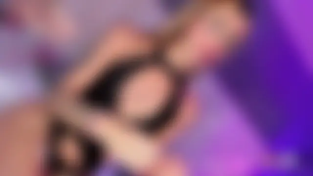 Nikol-hilton Webcam show